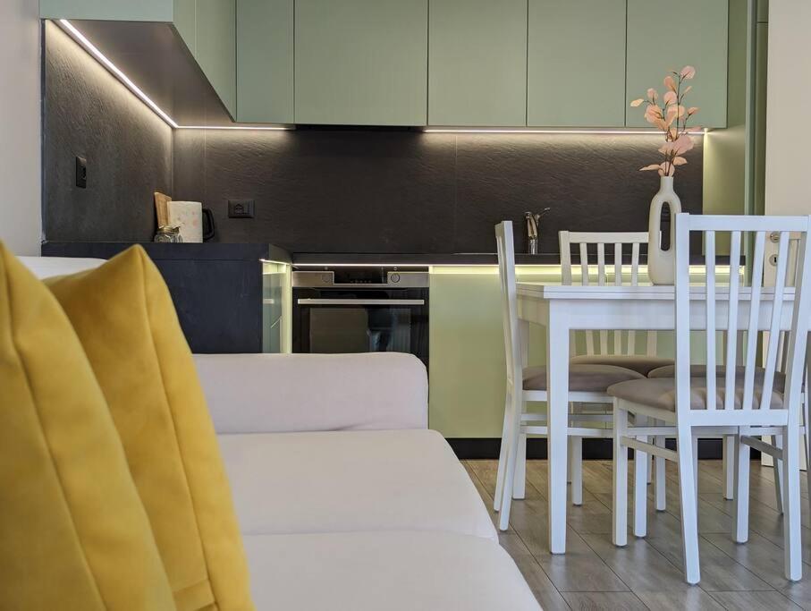 Apartment Cozy Flat Appartments In Tirana
